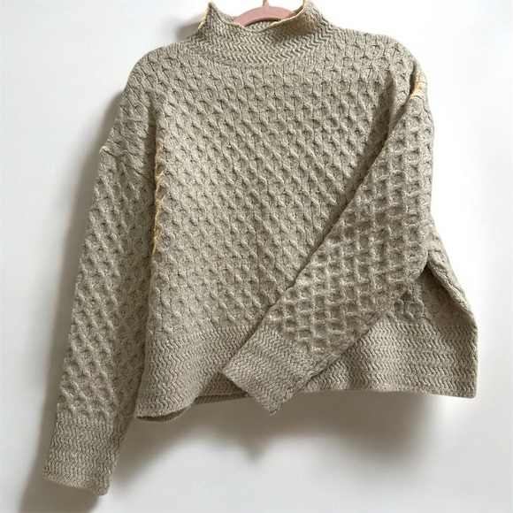 Kut From the Kloth Women's S Cream / Beige Chunky Cable Knit Turtle Neck Sweater - Picture 2 of 11